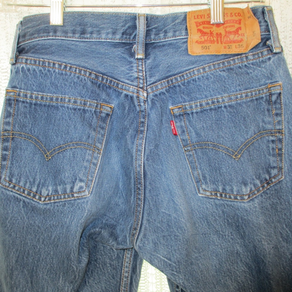 Levis 501 Button Fly Jeans Size 31/36